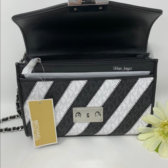 Michael Kors Rose Medium Flap Shoulder Bag - Picture 9 of 9